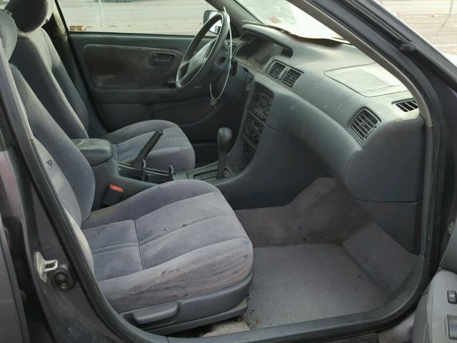 JT2BF22K7X0207330 - 1999 TOYOTA CAMRY LE GRAY photo 5