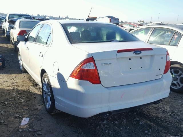 3FAHP0HG1CR367211 - 2012 FORD FUSION SE WHITE photo 3