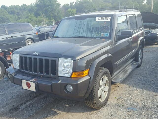 1J8HG48K76C272895 - 2006 JEEP COMMANDER BROWN photo 2