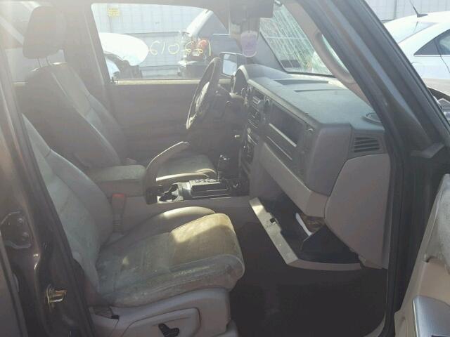1J8HG48K76C272895 - 2006 JEEP COMMANDER BROWN photo 5