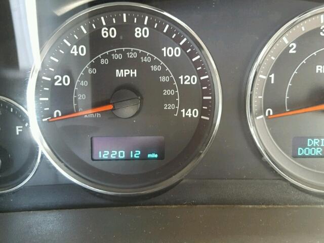 1J8HG48K76C272895 - 2006 JEEP COMMANDER BROWN photo 8