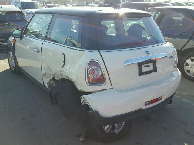 WMWSU3C52DT686162 - 2013 MINI COOPER WHITE photo 3