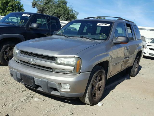 1GNDS13S122121228 - 2002 CHEVROLET TRAILBLAZE GRAY photo 2