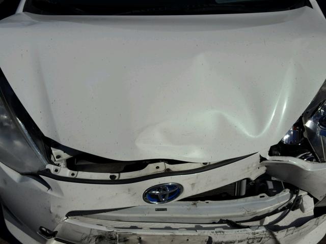 JTDKDTB31C1527159 - 2012 TOYOTA PRIUS C WHITE photo 7