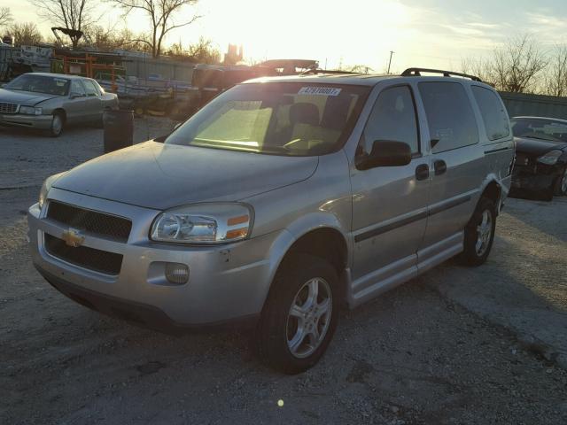 1GNDV23198D189858 - 2008 CHEVROLET UPLANDER L SILVER photo 2