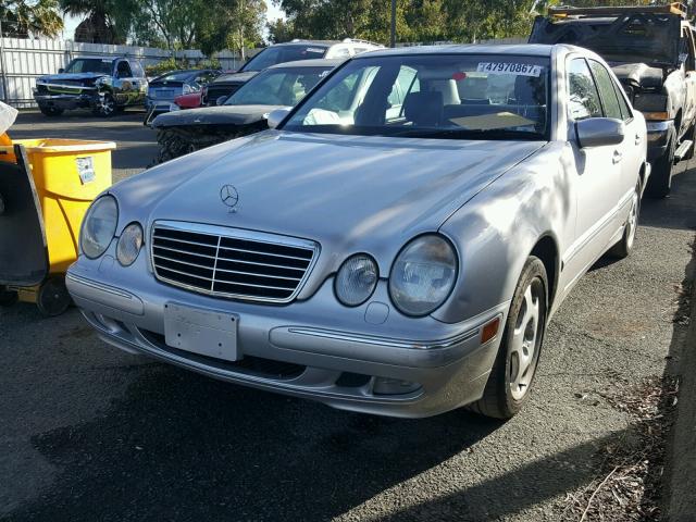 WDBJF70J2YB146497 - 2000 MERCEDES-BENZ E 430 SILVER photo 2