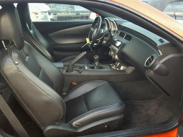 2G1FG1ED2B9111402 - 2011 CHEVROLET CAMARO LT ORANGE photo 5