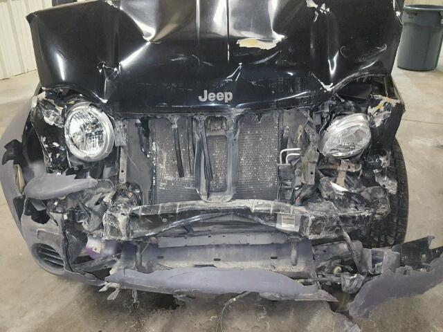 1J4GL48K42W115794 - 2002 JEEP LIBERTY SP BLACK photo 9