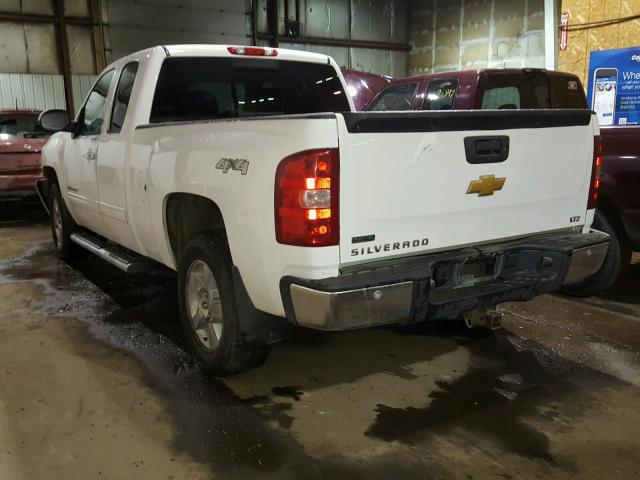 1GCSKTE34AZ177185 - 2010 CHEVROLET SILVERADO WHITE photo 3