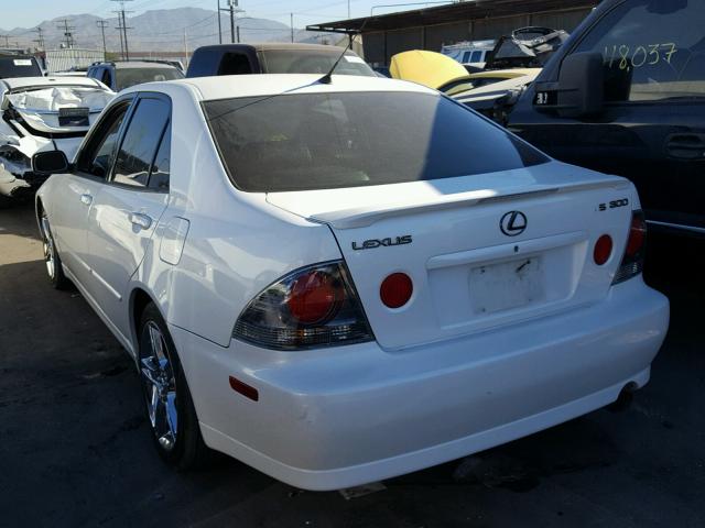 JTHBD192X40093637 - 2004 LEXUS IS 300 WHITE photo 3