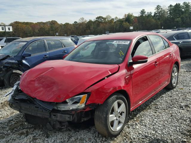 3VWLL7AJXBM078058 - 2011 VOLKSWAGEN JETTA TDI RED photo 2