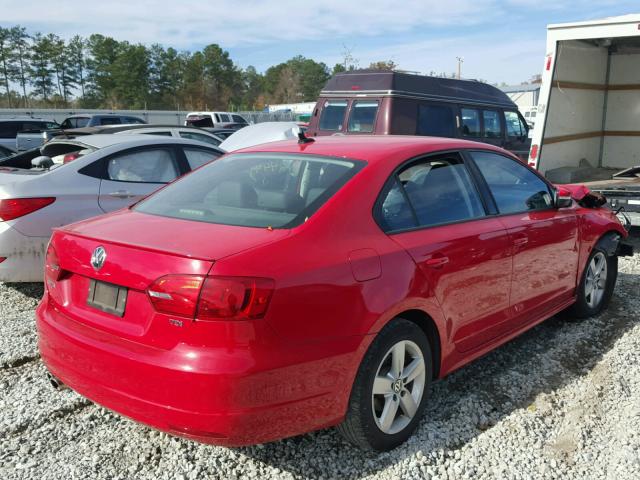 3VWLL7AJXBM078058 - 2011 VOLKSWAGEN JETTA TDI RED photo 4