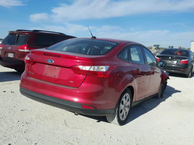 1FAHP3F24CL285321 - 2012 FORD FOCUS SE RED photo 4