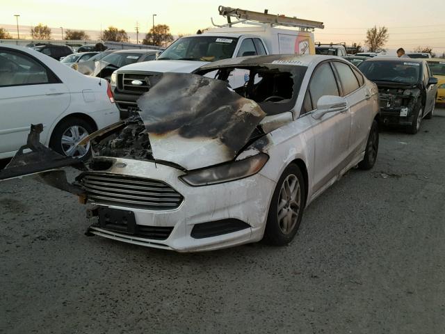 3FA6P0H76GR329616 - 2016 FORD FUSION SE WHITE photo 2