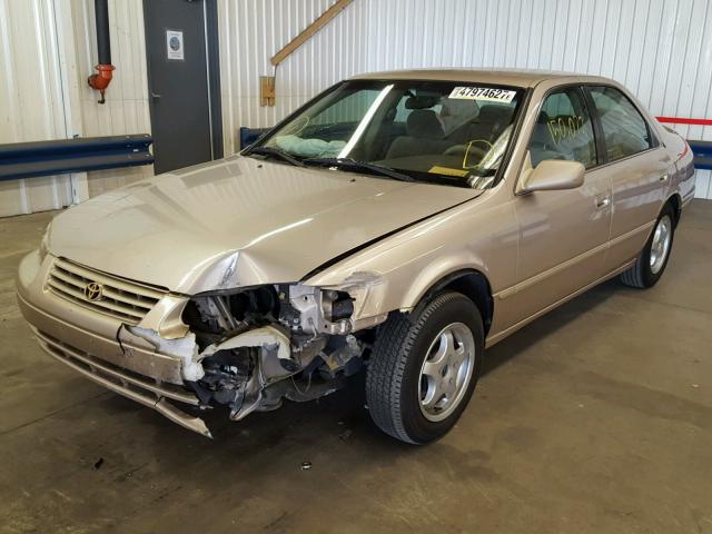 4T1BG22K7XU915831 - 1999 TOYOTA CAMRY CE GOLD photo 2