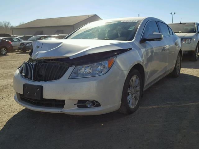 1G4GC5ER8DF188162 - 2013 BUICK LACROSSE WHITE photo 2