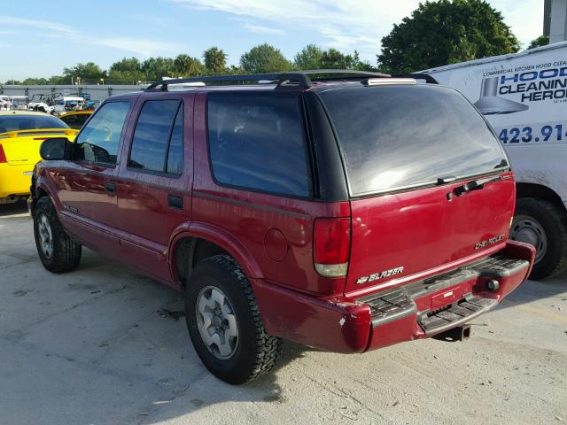 1GNDT13W42K140243 - 2002 CHEVROLET BLAZER MAROON photo 3