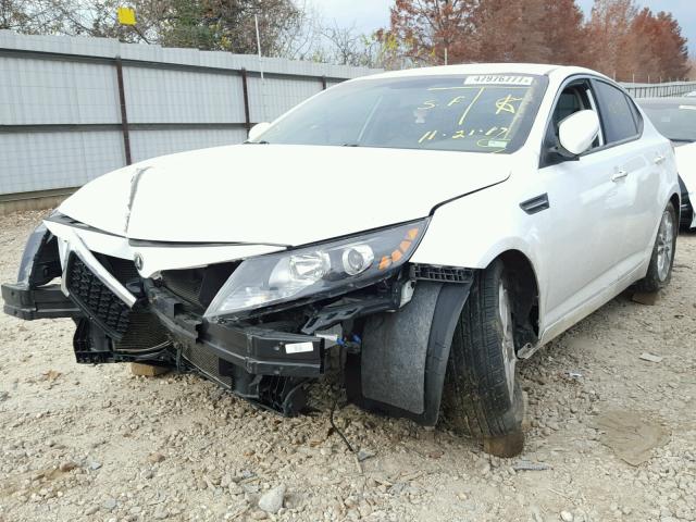 5XXGM4A73DG146547 - 2013 KIA OPTIMA LX WHITE photo 2