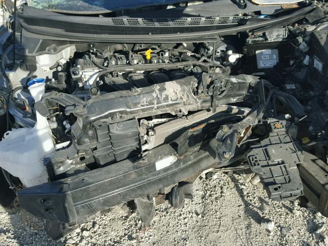 5NPDH4AE1EH505471 - 2014 HYUNDAI ELANTRA SE SILVER photo 7