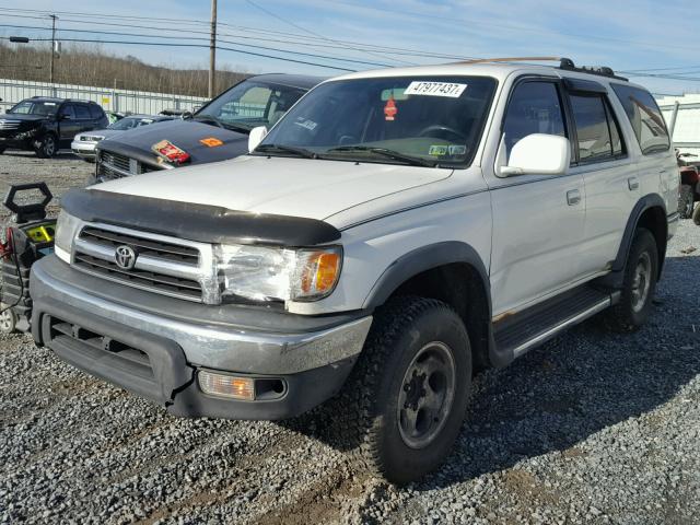 JT3GN86R6Y0141210 - 2000 TOYOTA 4RUNNER SR WHITE photo 2