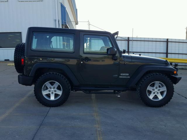 1C4AJWAG9FL635788 - 2015 JEEP WRANGLER S 绿色 照片 9