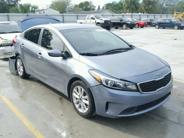 3KPFL4A77HE030054 - 2017 KIA FORTE LX GRAY photo 1