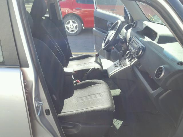 JTLKE50E881018274 - 2008 TOYOTA SCION XB Gümüş foto 5
