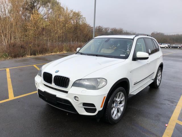 5UXZV4C52BL740771 - 2011 BMW X5 XDRIVE3 WHITE photo 2