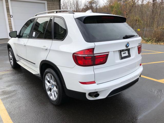 5UXZV4C52BL740771 - 2011 BMW X5 XDRIVE3 WHITE photo 3