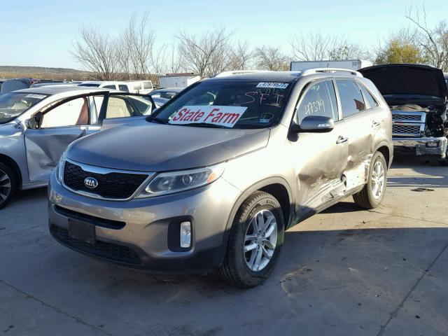 5XYKT3A60EG435882 - 2014 KIA SORENTO LX GRAY photo 2