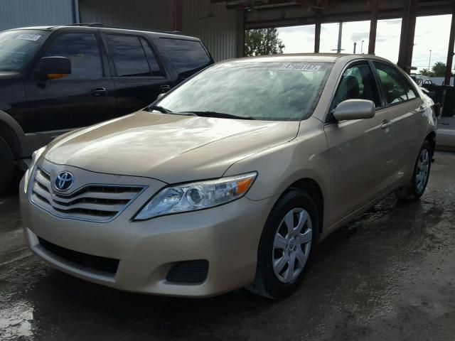 4T1BF3EK8BU196375 - 2011 TOYOTA CAMRY BASE BEIGE photo 2