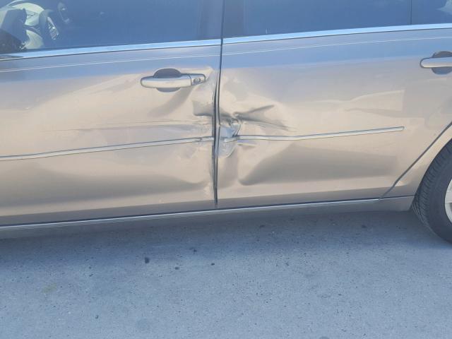 1G1ZC5EB7AF292811 - 2010 CHEVROLET MALIBU 1LT BROWN photo 9