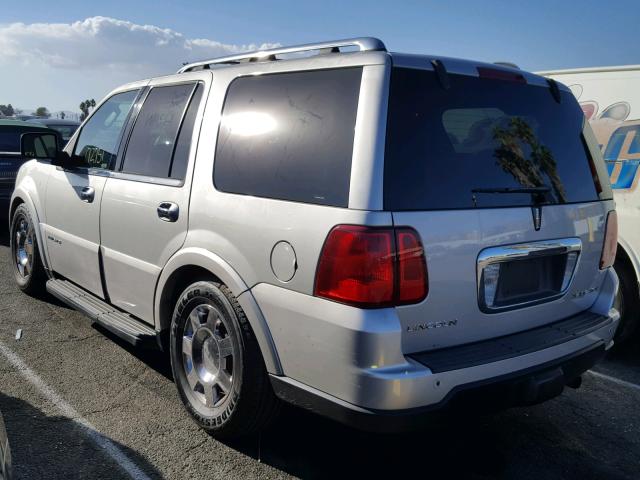 5LMFU28596LJ27582 - 2006 LINCOLN NAVIGATOR Srebrny zdjęcie 3