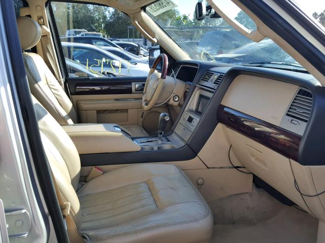 5LMFU28596LJ27582 - 2006 LINCOLN NAVIGATOR Srebrny zdjęcie 5