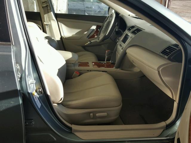 4T1BF3EK2BU722211 - 2011 TOYOTA CAMRY BASE BLUE photo 5