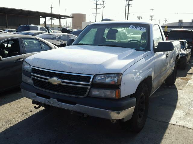 1GCEC14V07Z115874 - 2007 CHEVROLET SILVERADO WHITE photo 2