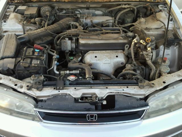 1HGCD5530VA062180 - 1997 HONDA ACCORD LX BEIGE photo 7