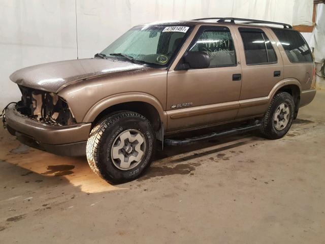 1GNDT13W62K240800 - 2002 CHEVROLET BLAZER BROWN photo 2