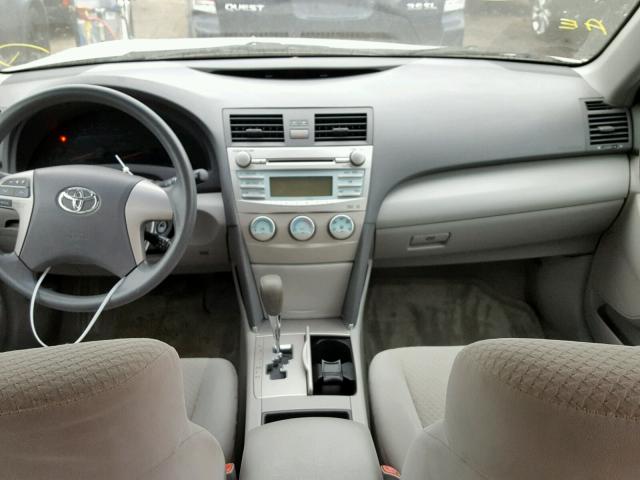 4T4BE46K69R098551 - 2009 TOYOTA CAMRY BASE SILVER photo 9