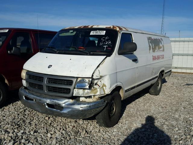 2B7KB31Z52K139639 - 2002 DODGE RAM VAN B3 WHITE photo 2