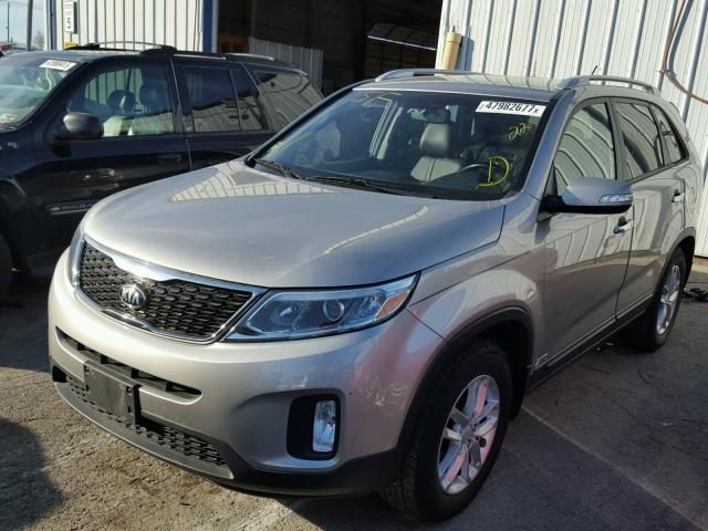 5XYKTCA67EG540810 - 2014 KIA SORENTO LX SILVER photo 2