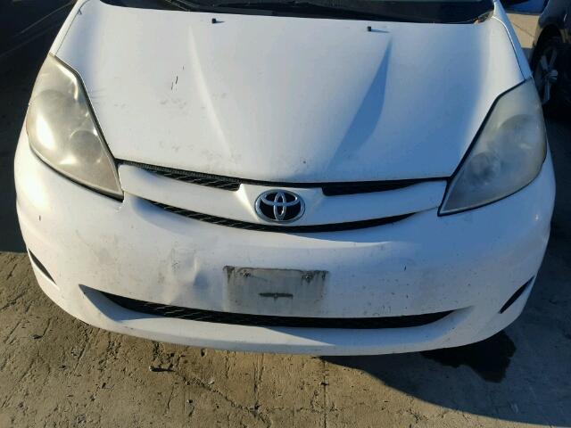 5TDZK23C38S208272 - 2008 TOYOTA SIENNA CE WHITE photo 9