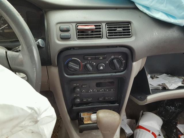 1Y1SK528X2Z410303 - 2002 CHEVROLET GEO PRIZM 白色 照片 9