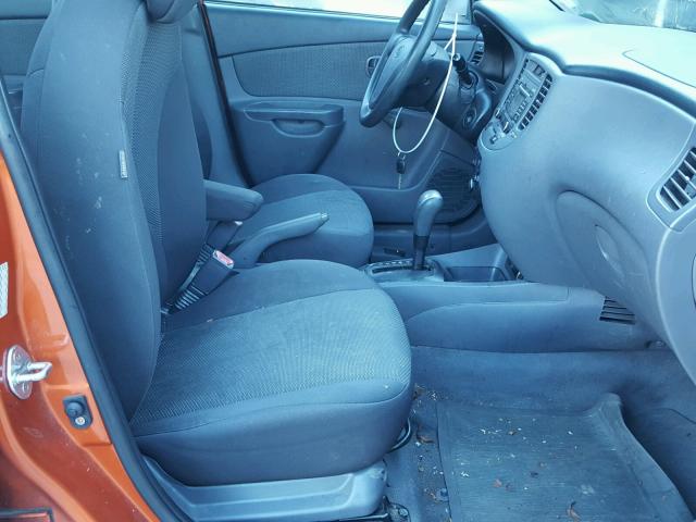 KNADE223696443105 - 2009 KIA RIO BASE ORANGE photo 5