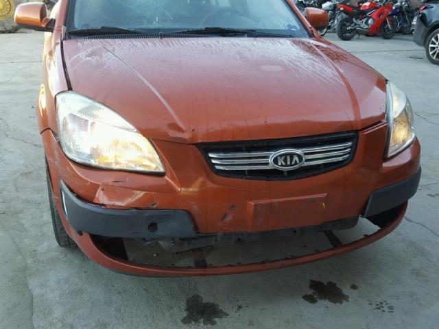 KNADE223696443105 - 2009 KIA RIO BASE ORANGE photo 9