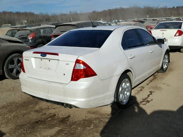 3FAHP0HA7BR212074 - 2011 FORD FUSION SE WHITE photo 4