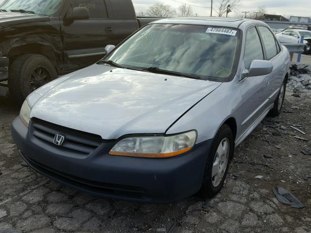 1HGCG16502A015355 - 2002 HONDA ACCORD EX SILVER photo 2