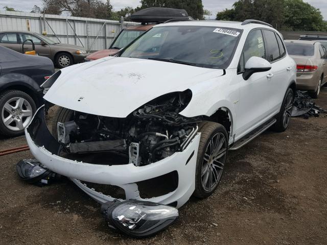 WP1AE2A22FLA52446 - 2015 PORSCHE CAYENNE SE WHITE photo 2