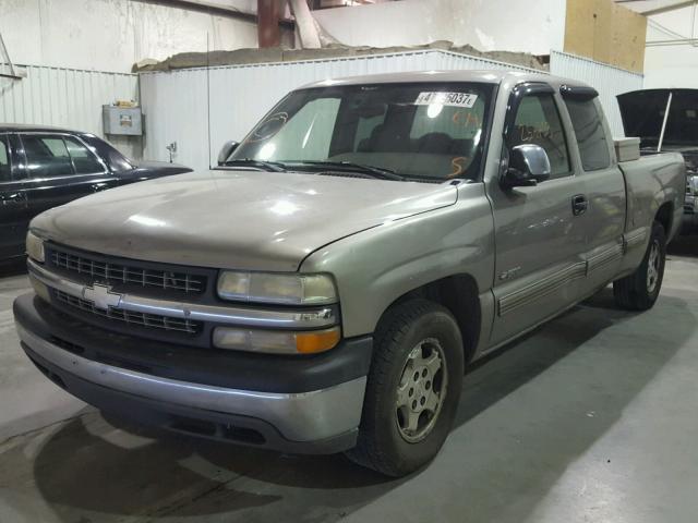 2GCEC19T7Y1190217 - 2000 CHEVROLET SILVERADO TAN photo 2