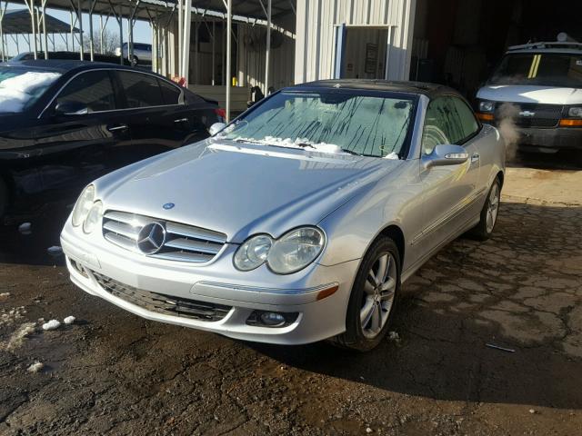 WDBTK56J06F173011 - 2006 MERCEDES-BENZ CLK 350 SILVER photo 2